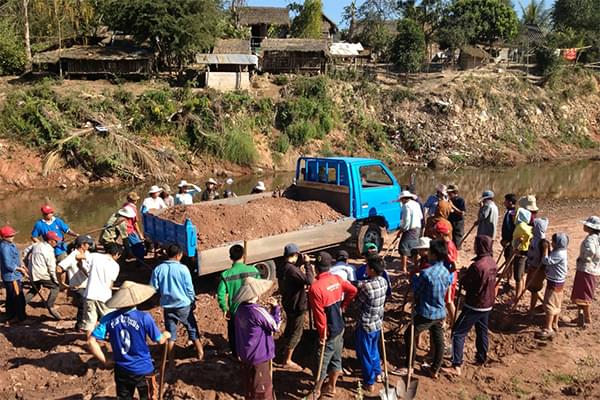 Action solidaire au Laos : Adduction d'eau à Namet avec Vision du monde